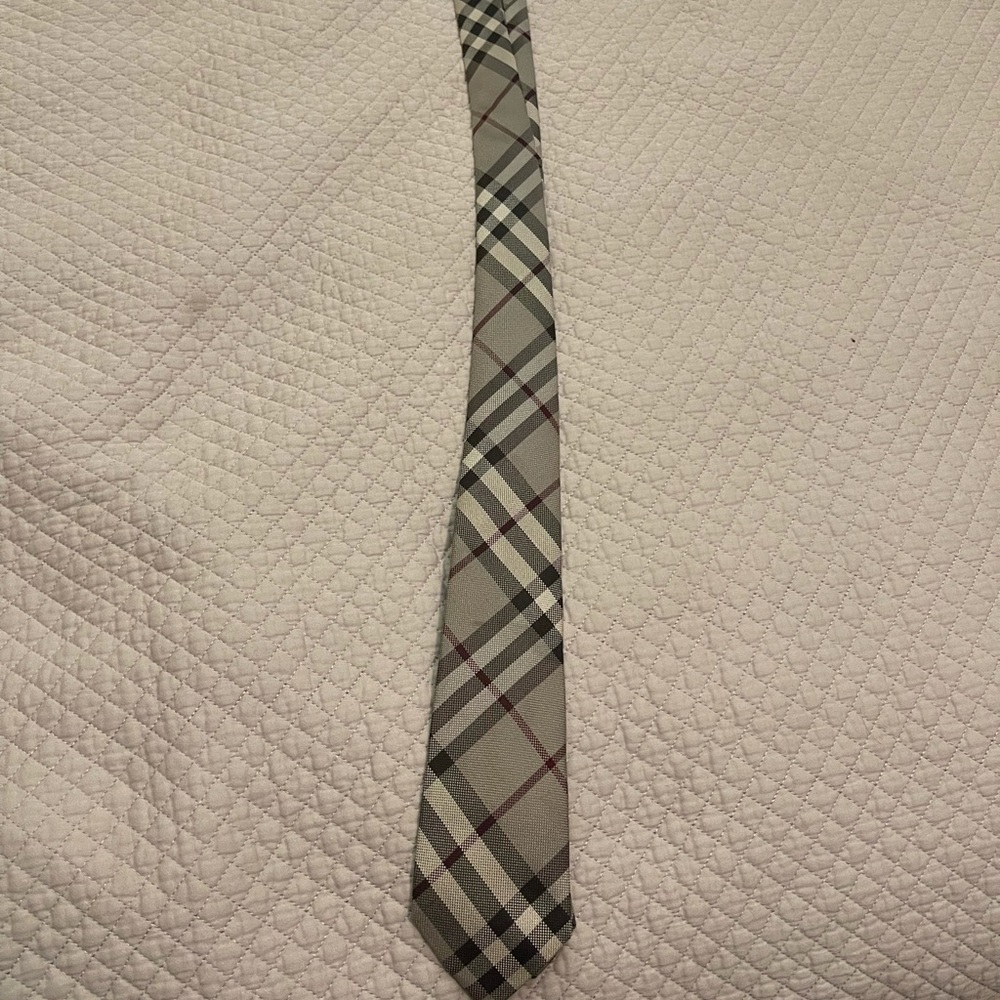 Men’s Burberry Tie.